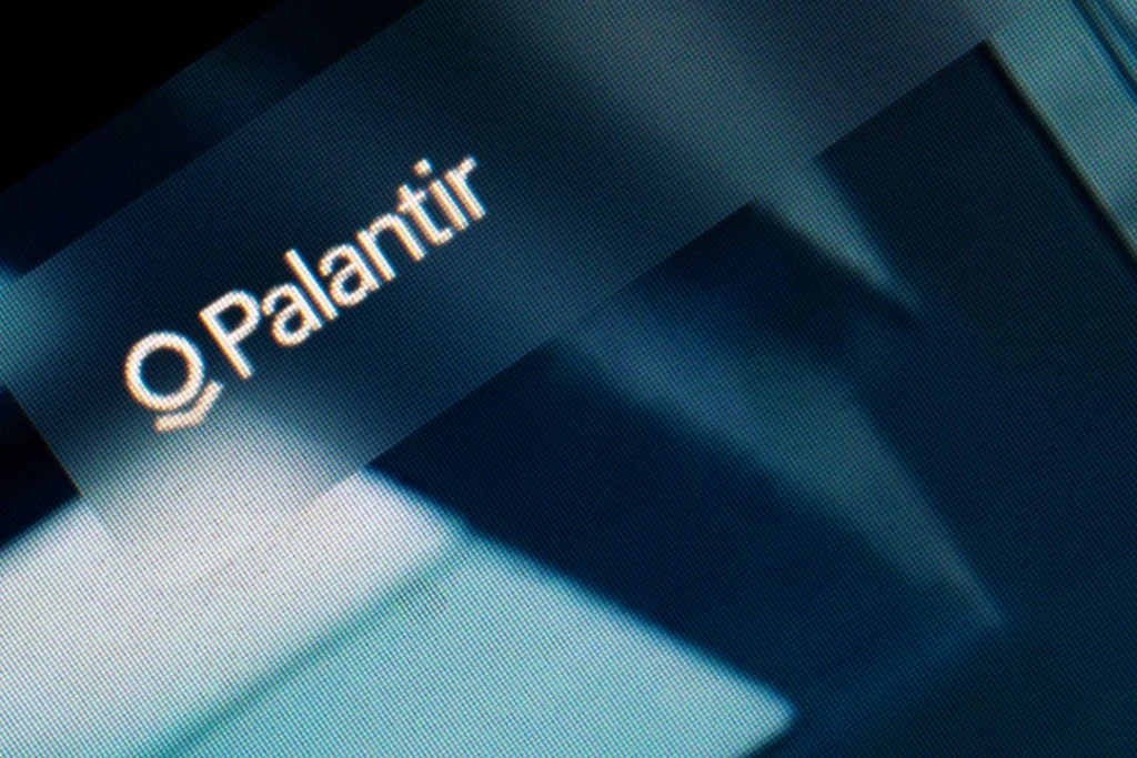 Palantir усиливает ставку на AI-платформу на фоне конкуренции моделей